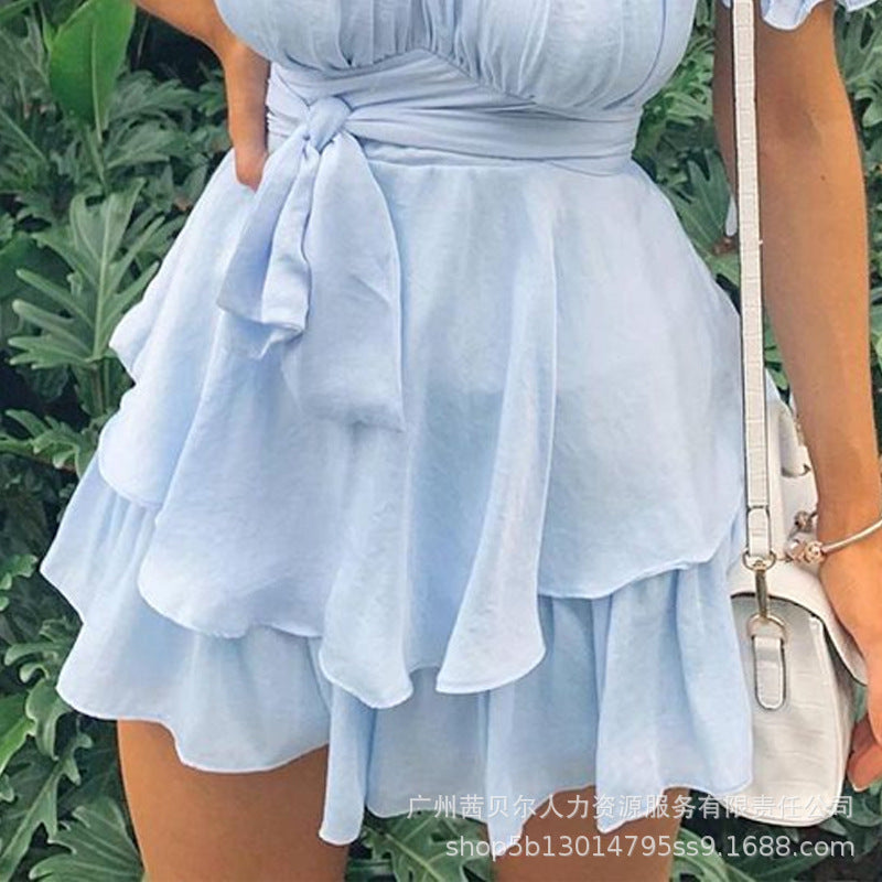 Vestido con volantes y escote en V